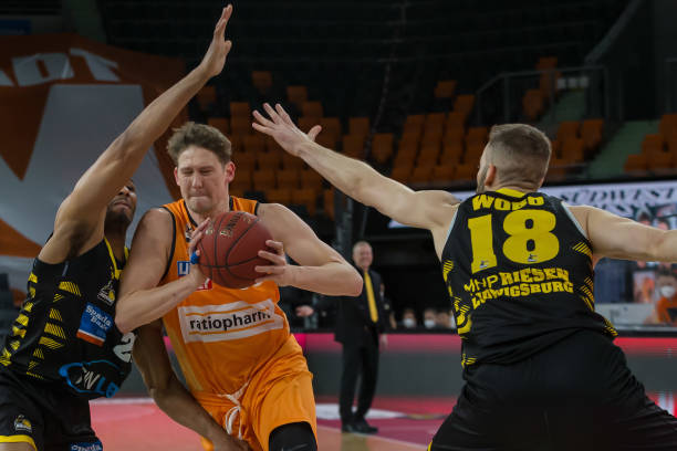 绕几个核心 绕几个核心